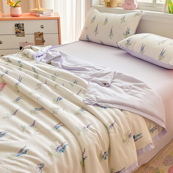 91家纺网 家纺一手货源 找家纺 金喜 2025新款小清新风格有氧针织双层纱大豆被夏被四件套 薰衣草