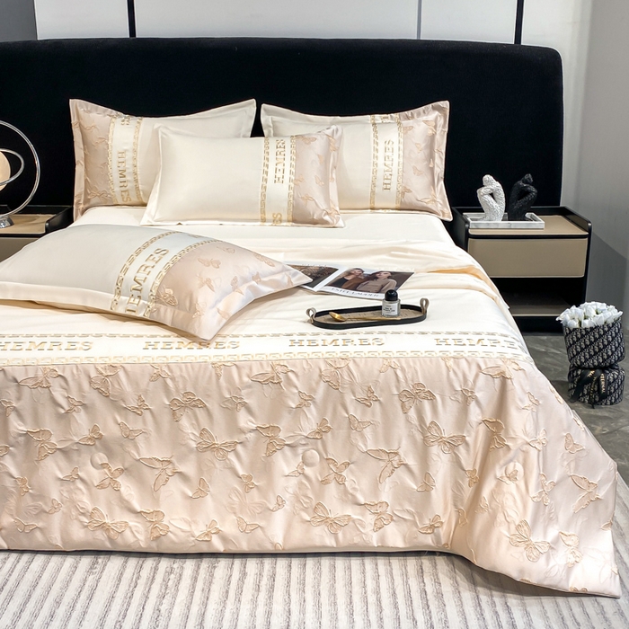91家纺网 家纺一手货源 找家纺 子曰 2025新款金丝提花浮雕刺绣水洗真丝夏被四件套夏凉被空调被 醉蝴蝶-米白