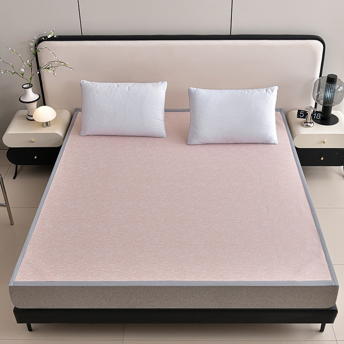 91家纺网 家纺一手货源 找家纺 芯诗曼家纺 2025新款三明治凉感丝提花冰丝席凉席 莫兰-粉床席款