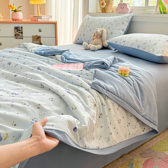 91家纺网 家纺一手货源 找家纺 金喜 2025新款小清新风格有氧针织双层纱大豆被夏被四件套 星晴兰