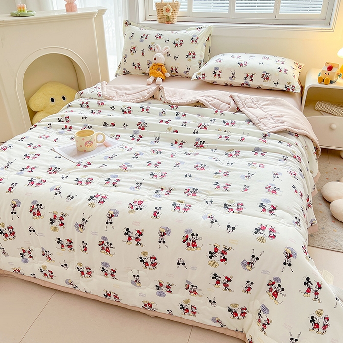 91家纺网 家纺一手货源 找家纺 西域种棉人·千百笠 2025新款A类新疆棉花夏凉被加宽包边水洗棉卡通印花吸湿透气棉花夏被空调被 凌香 米奇