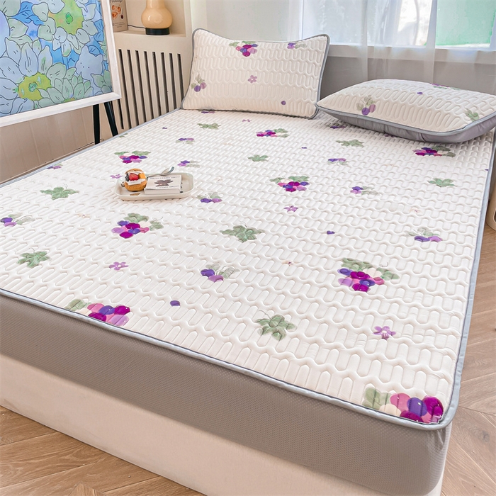 91家纺网 家纺一手货源 找家纺 布卢姆床垫 2025新款5mmA类乳胶凉席床笠套件夏被组合 葡萄乐园