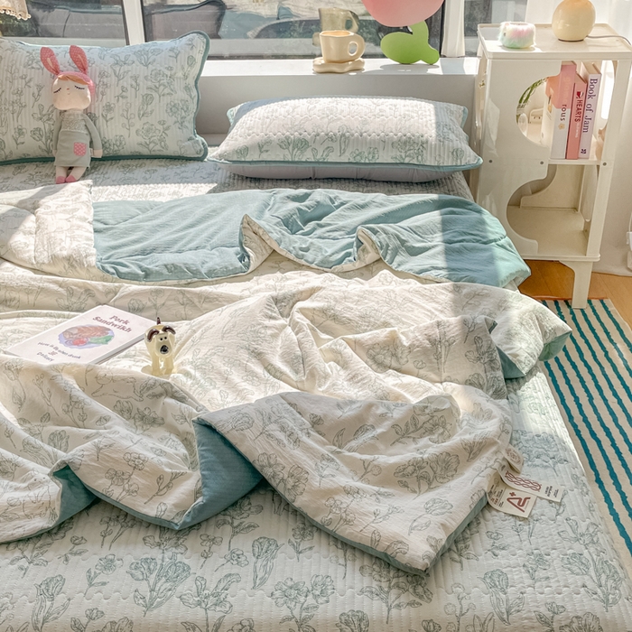 91家纺网 家纺一手货源 找家纺 老帅的工厂店 2025新款a类云感双层纱7a抗菌夏被床盖四件套 花开漫漫