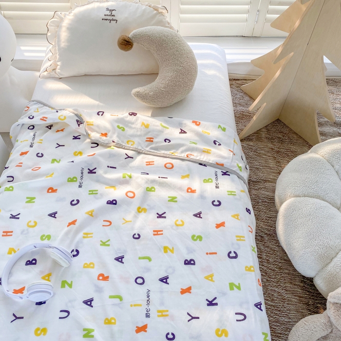 91家纺网 家纺一手货源 找家纺 潮邦 2025新款全棉双层纱多功能盖毯 甜心字母