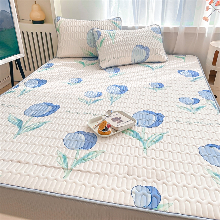 91家纺网 家纺一手货源 找家纺 布卢姆床垫 2025新款5mmA类乳胶凉席床笠套件夏被组合 郁金香-蓝