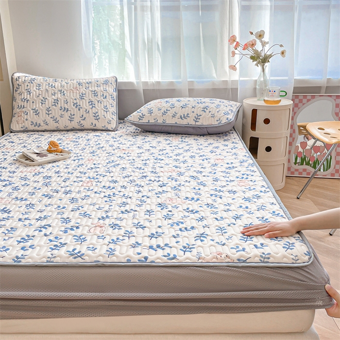 91家纺网 家纺一手货源 找家纺 布卢姆床垫 2025新款5mmA类乳胶凉席床笠套件夏被组合 芊芊玉兔