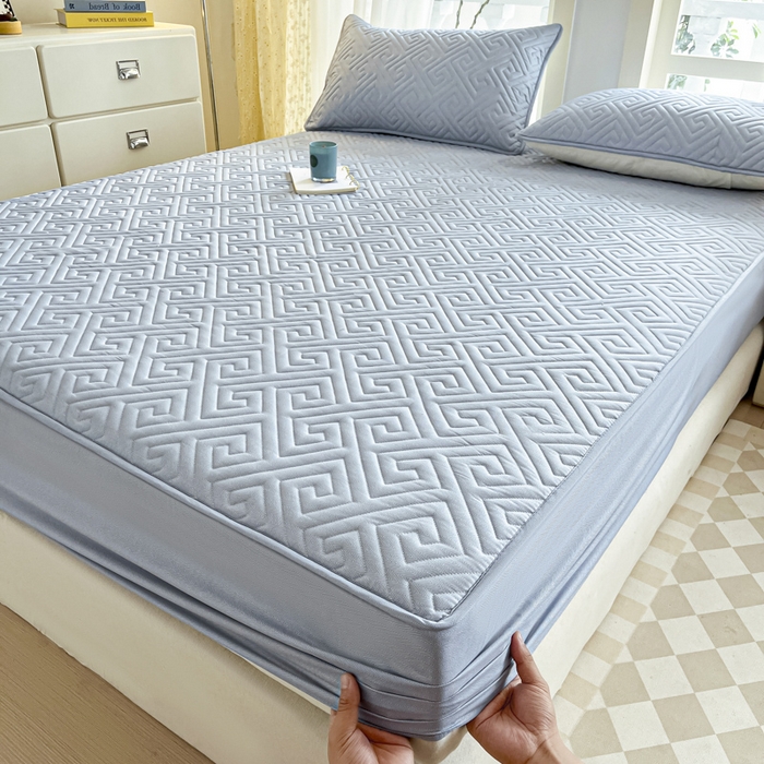 91家纺网 家纺一手货源 找家纺 卡伦家纺 2025新款水洗磨毛夹棉床笠系列 回形格-浅灰