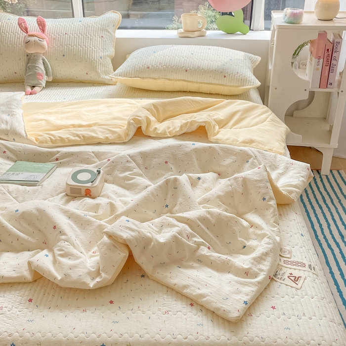 91家纺网 家纺一手货源 找家纺 老帅的工厂店 2025新款a类云感双层纱7a抗菌夏被床盖四件套 织梦