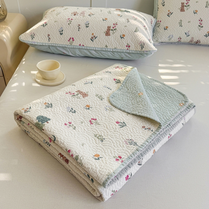 91家纺网 家纺一手货源 找家纺 宜梦家居【需要买家秀请联系老板】 2025新款双面纯棉夹层新疆棉花高温砂洗全棉床盖 仙草兔