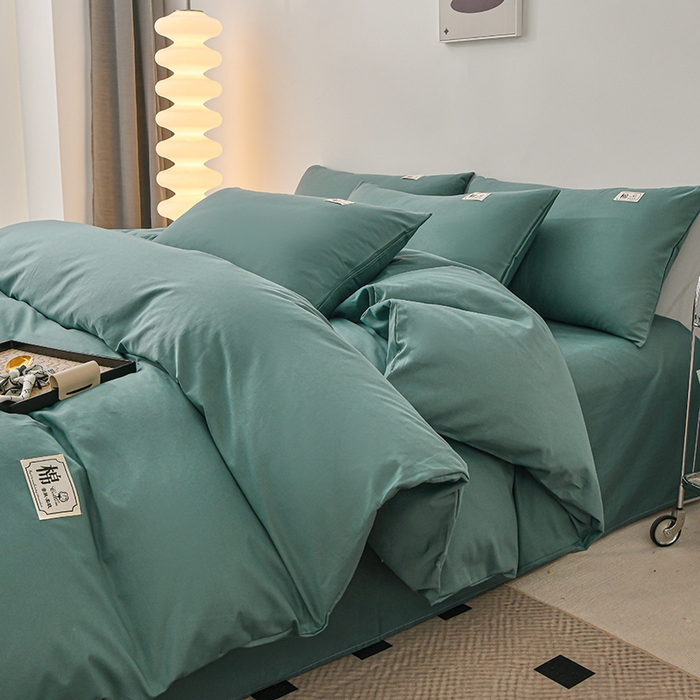 91家纺网 家纺一手货源 找家纺 宇彬家纺 2025直播新款13374全棉母婴级简约轻奢贴画纯色四件套斜纹贡缎新疆长绒贴标款无印风系列 简约-摩卡绿