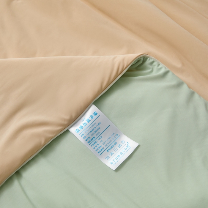 91家纺网 家纺一手货源 找家纺 欧邦 2025新款全消光冰皮凉感锦氨夏被 双拼-驼绿