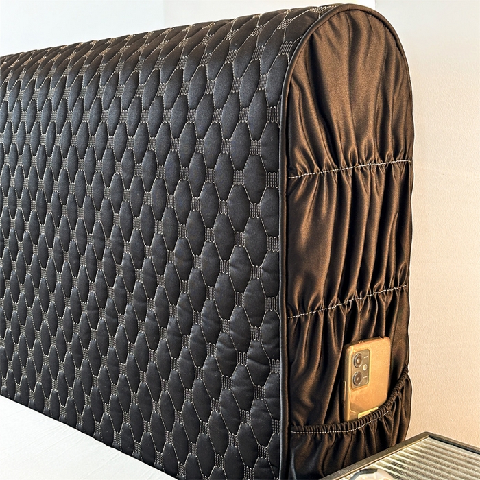 91家纺网 家纺一手货源 找家纺 情恒家纺 2025夏季款亮光布加厚双面用床头罩 静谧黑