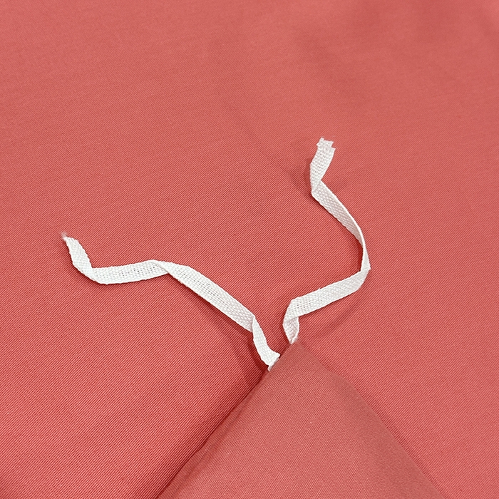 91家纺网 家纺一手货源 找家纺 宇彬家纺 2025新款直播热款13374全棉母婴级压线一字绣宽边枕套被套纯色滚边麻绳四件套贡缎新疆长绒 梦系列-宝石红