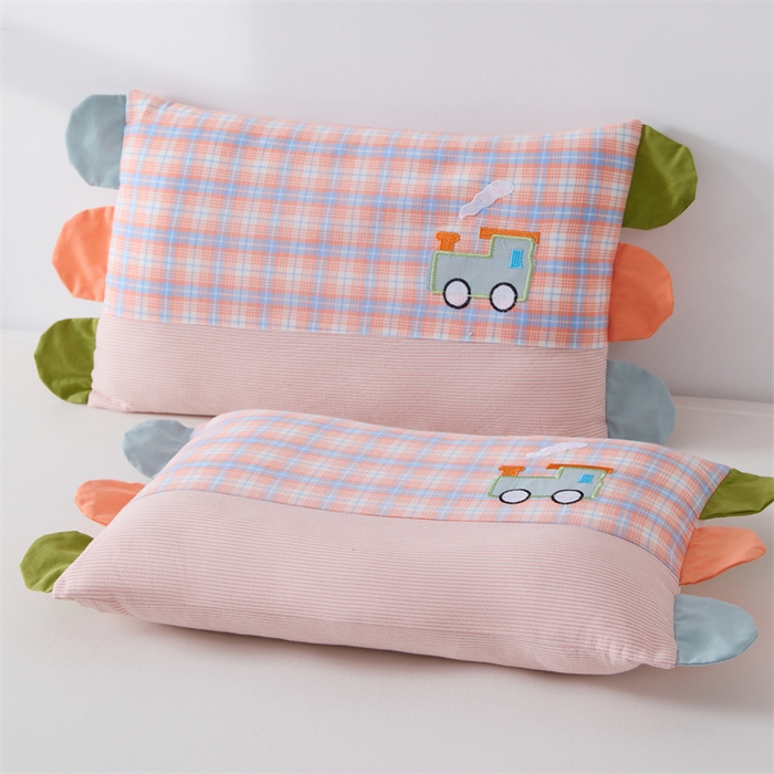 91家纺网 家纺一手货源 找家纺 大熊枕芯  2025新款贴布绣全棉水洗棉儿童荞麦枕 贴布绣-火车（枕套+羽丝绒内胆30*50cm）