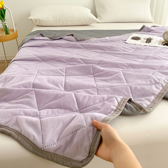 91家纺网 家纺一手货源 找家纺 富艺隆 2025新款纯色凉感丝夏被 梦幻紫