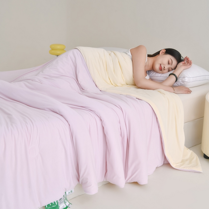 91家纺网 家纺一手货源 找家纺 圣尔雅2025新款A类高克重锦纶氨纶黑科技凉感夏被冰激凌空调被夏凉被 淡紫粉+黄