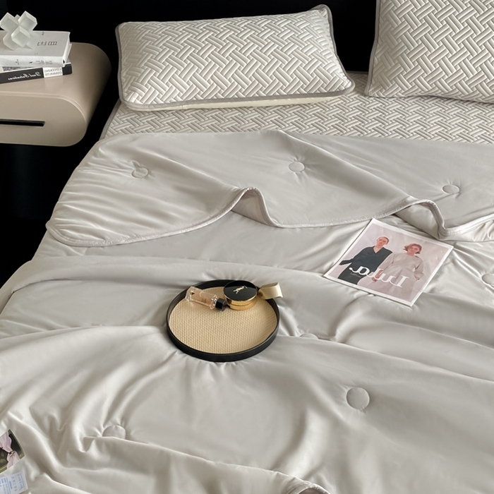 91家纺网 家纺一手货源 找家纺 欧邦 2025新款加厚纯色凉席四件套--凉席三件套 饼干花-浅灰