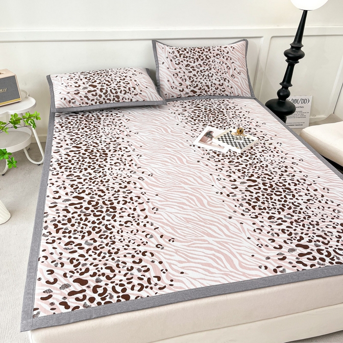 91家纺网 家纺一手货源 找家纺 子曰 2025新款高定版A类PE聚乙烯凉感凉席提花凉席床笠 魅野-粉【平铺款】