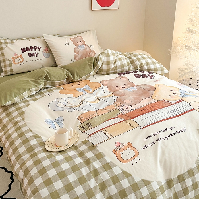 91家纺网 家纺一手货源 找家纺 2025新款全棉大版卡通数码印花纯棉四件套 快乐时光