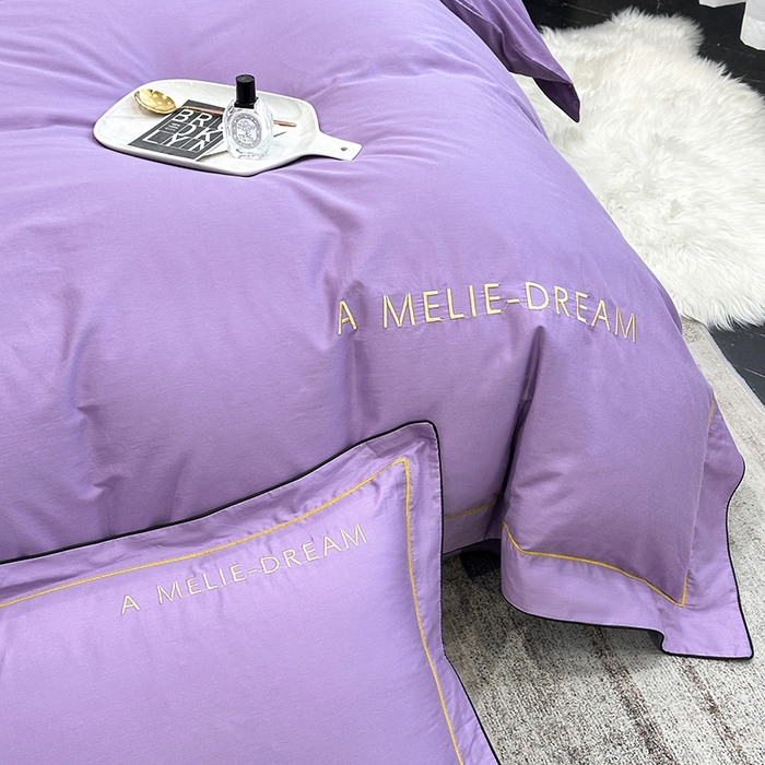 91家纺网 家纺一手货源 找家纺 宇彬家纺 2025新款直播热款13374全棉母婴级压线一字绣宽边枕套被套纯色滚边麻绳四件套贡缎新疆长绒 梦系列-曲雅紫