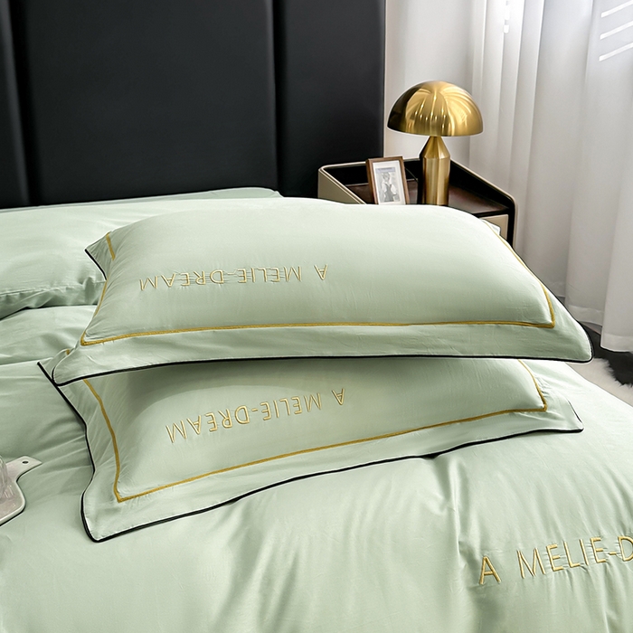 91家纺网 家纺一手货源 找家纺 宇彬家纺 2025新款直播热款13374全棉母婴级压线一字绣宽边枕套被套纯色滚边麻绳四件套贡缎新疆长绒 梦系列-炫彩绿