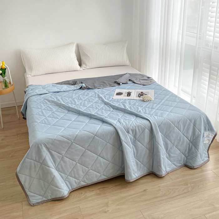 91家纺网 家纺一手货源 找家纺 富艺隆 2025新款纯色凉感丝夏被 浅天蓝