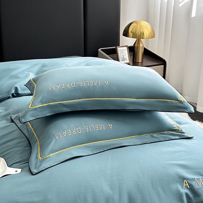 91家纺网 家纺一手货源 找家纺 宇彬家纺 2025新款直播热款13374全棉母婴级压线一字绣宽边枕套被套纯色滚边麻绳四件套贡缎新疆长绒 梦系列-摩卡绿