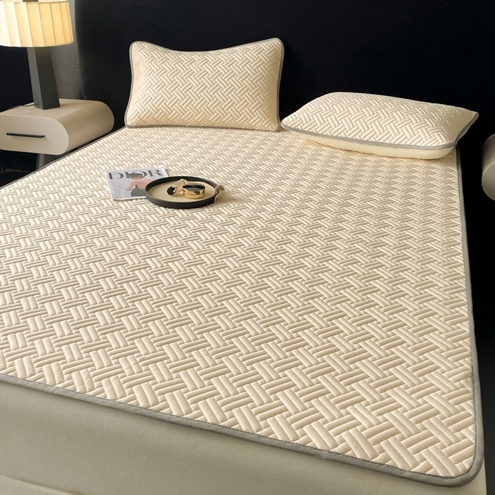 91家纺网 家纺一手货源 找家纺 欧邦 2025新款加厚纯色凉席四件套--凉席三件套 饼干花-米杏