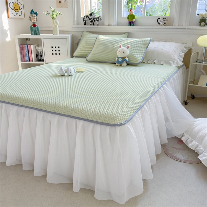 91家纺网 家纺一手货源 找家纺 丝幔家纺 2025新款A类冰豆豆花边款凉席床裙 抹茶绿