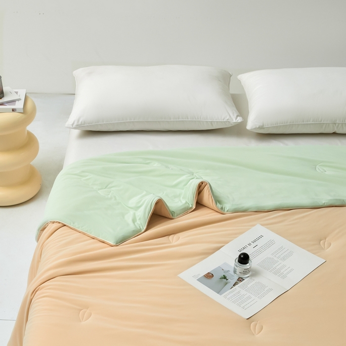 91家纺网 家纺一手货源 找家纺 欧邦 2025新款全消光冰皮凉感锦氨夏被 双拼-驼绿