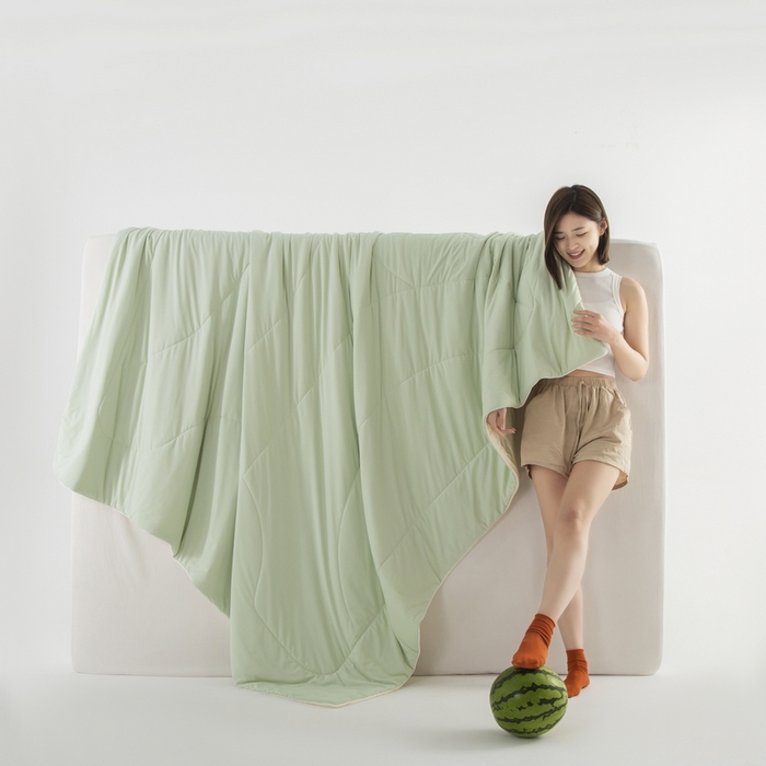 91家纺网 家纺一手货源 找家纺 金喜 2025新款锦氨冰川凉感被裸机面料夏凉被凉感薄被子-冰菓夏被 豆蔻绿 