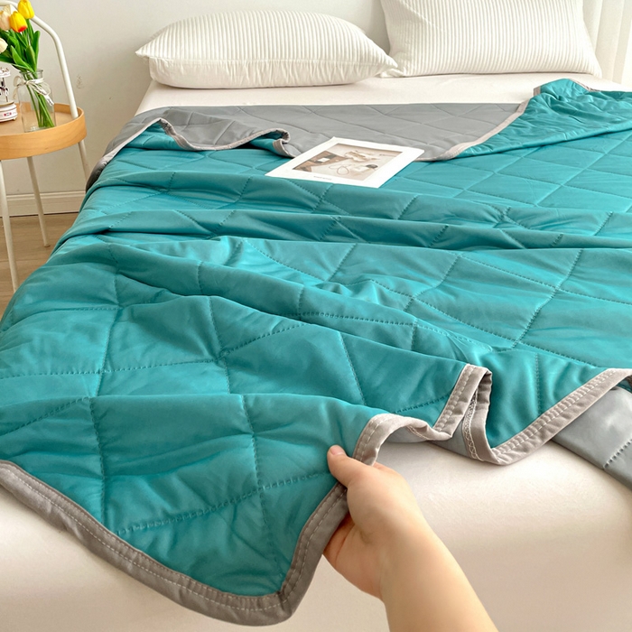 91家纺网 家纺一手货源 找家纺 富艺隆 2025新款纯色凉感丝夏被 浅墨绿