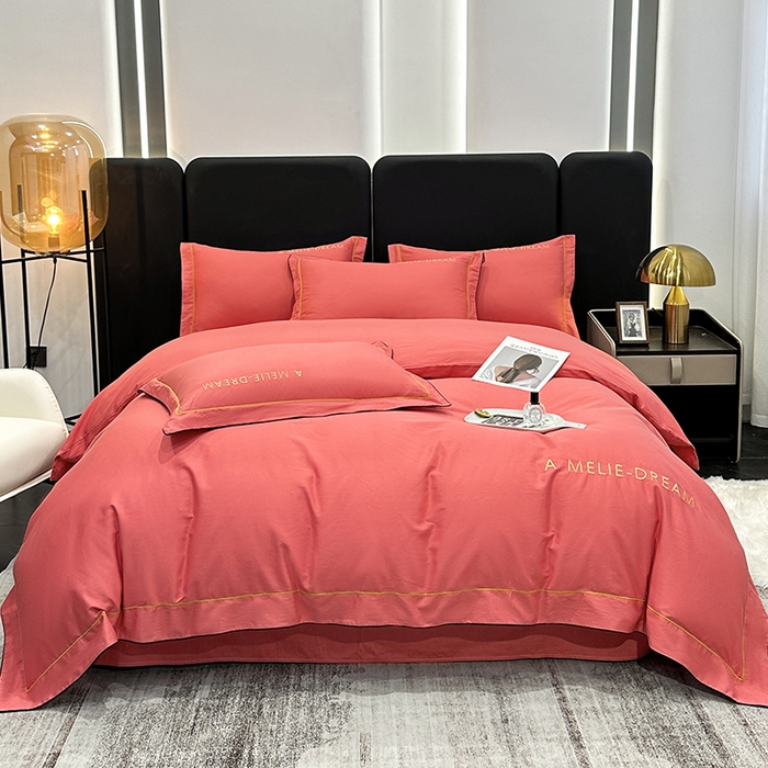 91家纺网 家纺一手货源 找家纺 宇彬家纺 2025新款直播热款13374全棉母婴级压线一字绣宽边枕套被套纯色滚边麻绳四件套贡缎新疆长绒 梦系列-宝石红