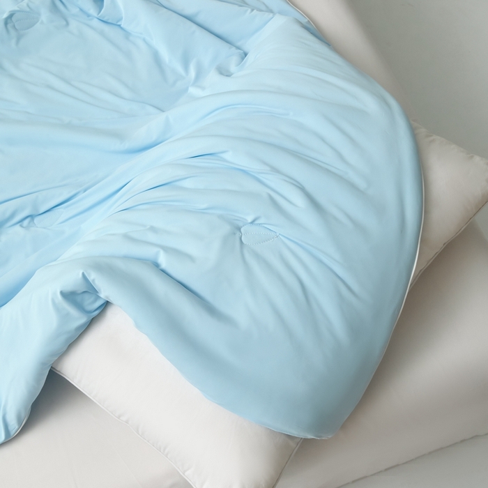 91家纺网 家纺一手货源 找家纺 欧邦 2025新款全消光冰皮凉感锦氨夏被 琉璃蓝