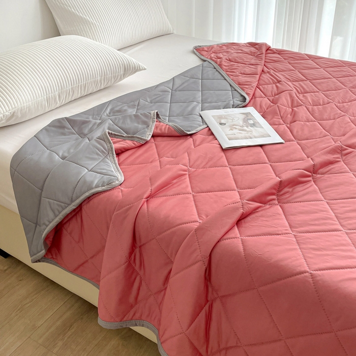 91家纺网 家纺一手货源 找家纺 富艺隆 2025新款纯色凉感丝夏被 豆沙