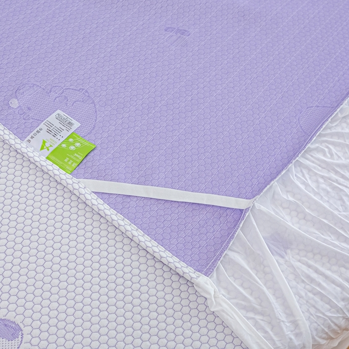 91家纺网 家纺一手货源 找家纺 春寻家纺 2025新款凉豆豆冰丝凉席席子-床裙款 卡皮巴拉-紫