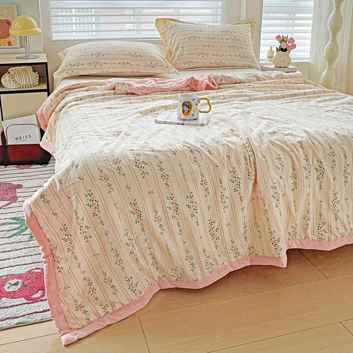 91家纺网 家纺一手货源 找家纺 富艺隆 2025新款水洗棉印花夏被 心跳回声