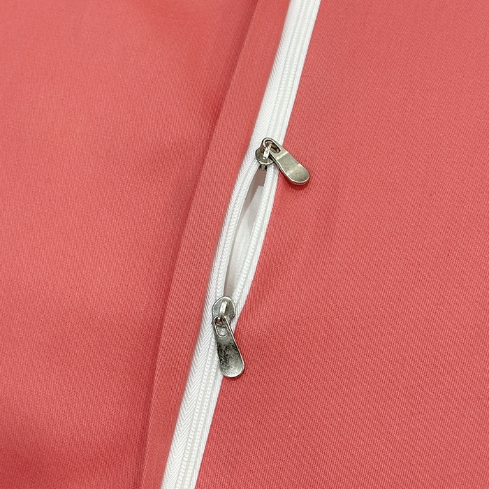 91家纺网 家纺一手货源 找家纺 宇彬家纺 2025新款直播热款13374全棉母婴级压线一字绣宽边枕套被套纯色滚边麻绳四件套贡缎新疆长绒 梦系列-宝石红