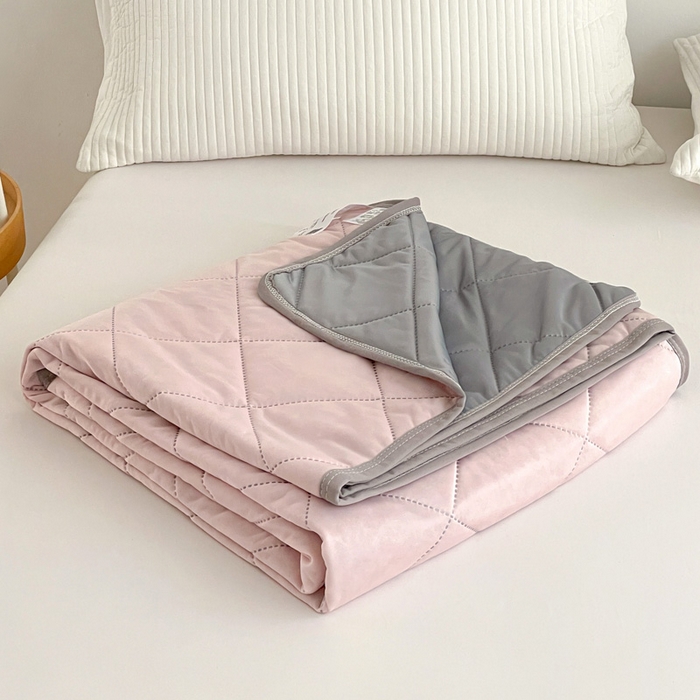 91家纺网 家纺一手货源 找家纺 富艺隆 2025新款纯色凉感丝夏被 玉粉