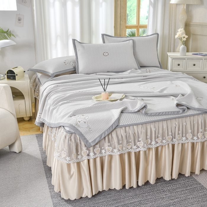 91家纺网 家纺一手货源 找家纺 品乐家纺  2025新款床裙款提花冰豆豆套件凉席席子 浅驼