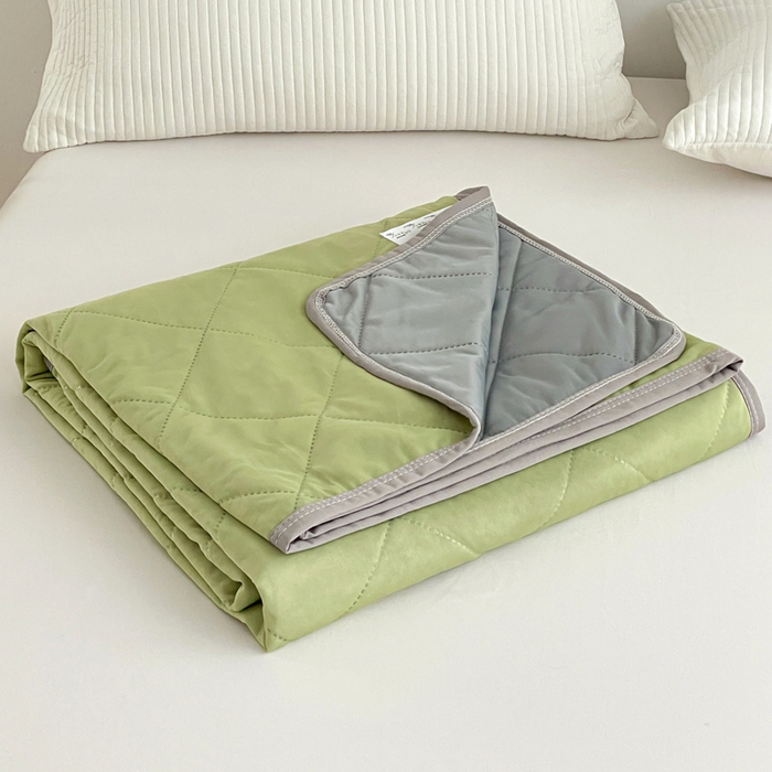 91家纺网 家纺一手货源 找家纺 富艺隆 2025新款纯色凉感丝夏被 黄绿