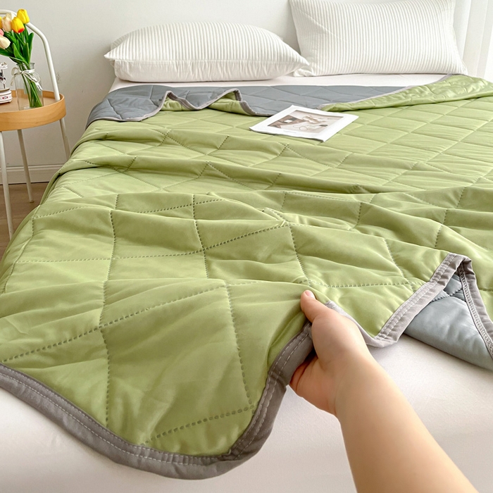 91家纺网 家纺一手货源 找家纺 富艺隆 2025新款纯色凉感丝夏被 黄绿