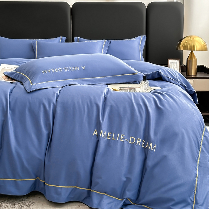 91家纺网 家纺一手货源 找家纺 宇彬家纺 2025新款直播热款13374全棉母婴级压线一字绣宽边枕套被套纯色滚边麻绳四件套贡缎新疆长绒 梦系列-宾利蓝