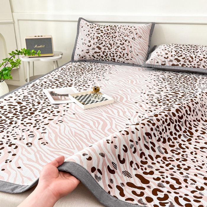 91家纺网 家纺一手货源 找家纺 子曰 2025新款高定版A类PE聚乙烯凉感凉席提花凉席 魅野-粉