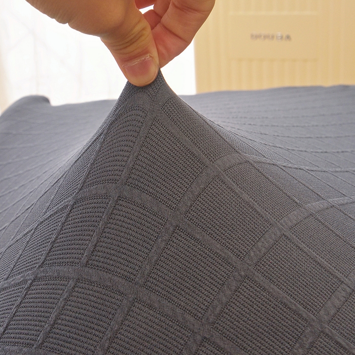 91家纺网 家纺一手货源 找家纺 启博家纺 2025新款菱形格功能款毛毛虫沙发套 灰蓝