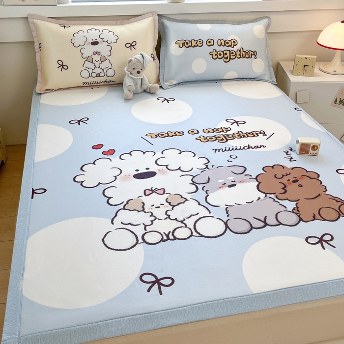 91家纺网 家纺一手货源 找家纺 博雅 2025新款miiiiichan正版权A类大版数码印花1200D冰丝凉席席子 点点泡芙狗