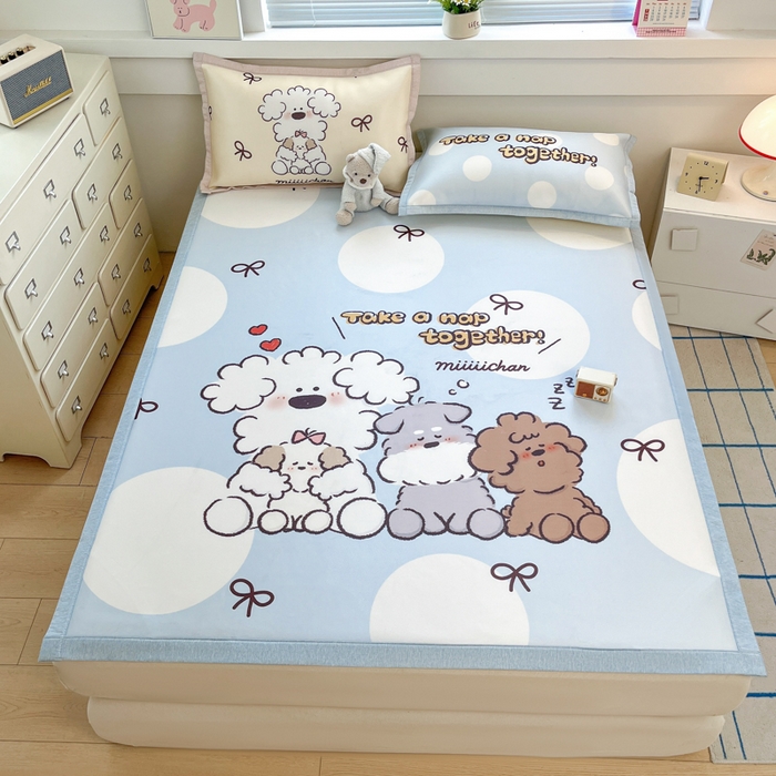 91家纺网 家纺一手货源 找家纺 博雅 2025新款miiiiichan正版权A类大版数码印花1200D冰丝凉席席子 点点泡芙狗