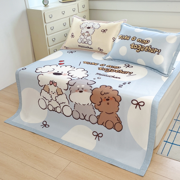 91家纺网 家纺一手货源 找家纺 博雅 2025新款miiiiichan正版权A类大版数码印花1200D冰丝凉席席子 点点泡芙狗