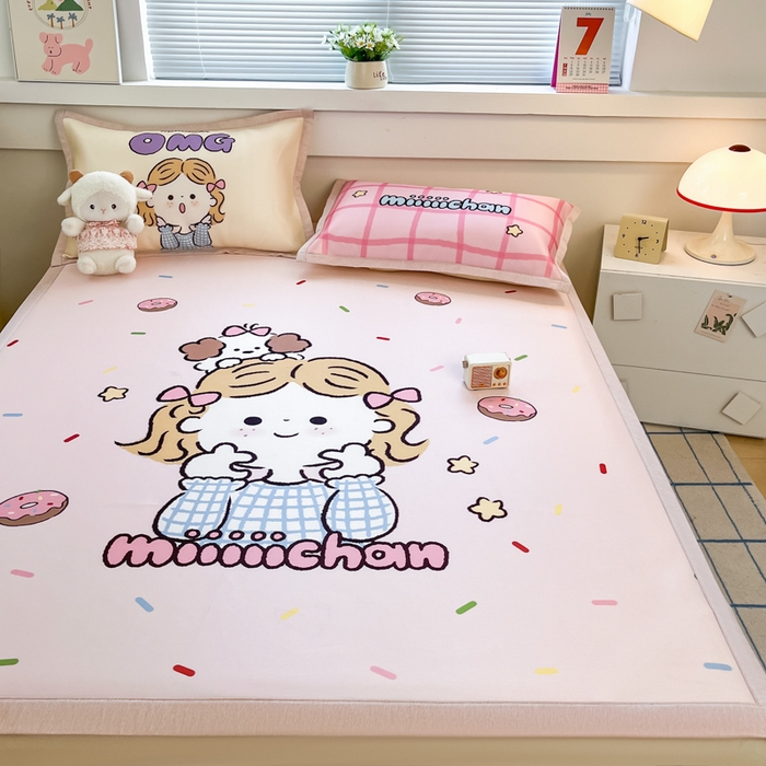 91家纺网 家纺一手货源 找家纺 博雅 2025新款miiiiichan正版权A类大版数码印花1200D冰丝凉席席子 甜甜圈女孩