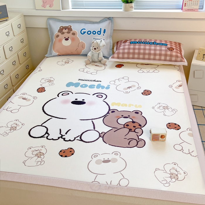 91家纺网 家纺一手货源 找家纺 博雅 2025新款miiiiichan正版权A类大版数码印花1200D冰丝凉席席子 贪吃熊